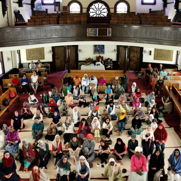 Muslim women on the minbar