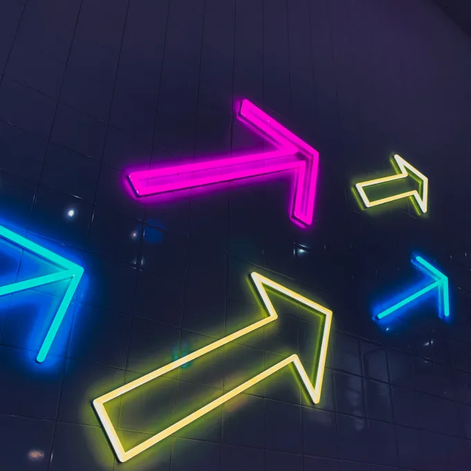 Neon arrows